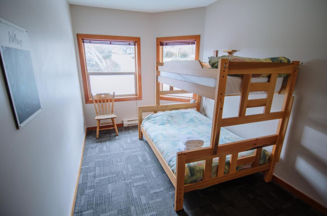 Private Queen Room